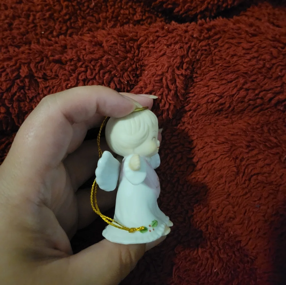 👵Looks new VINTAGE PRECIOUS MOMENTS ANGEL ORNAMENT